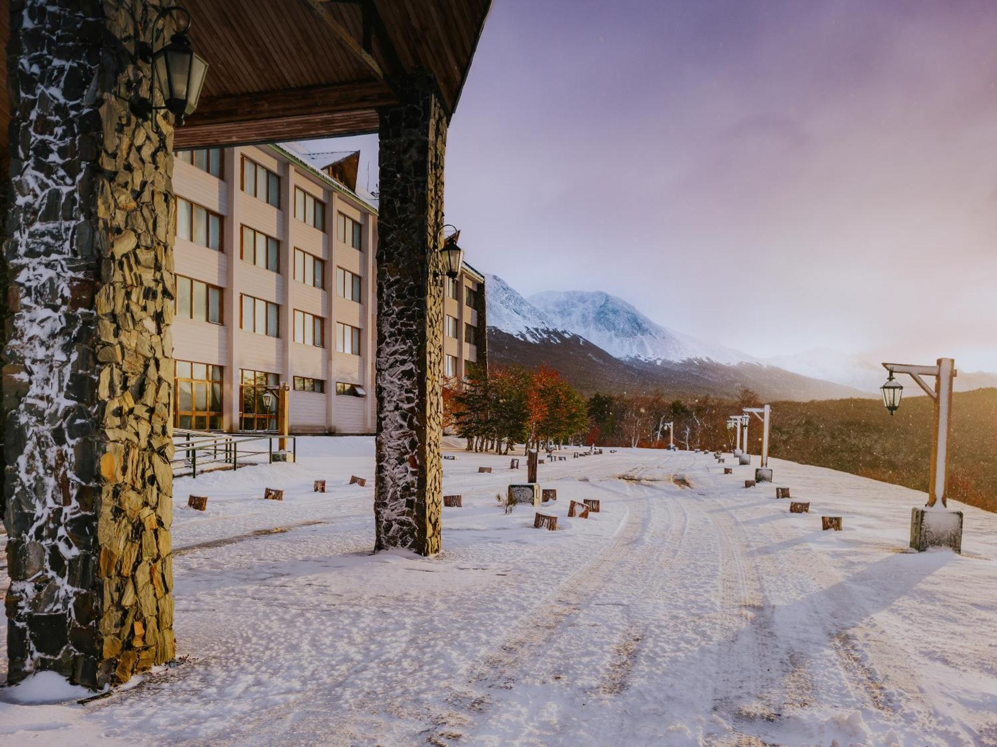 Wyndham Garden Ushuaia Hotel Del Glaciar Exterior photo