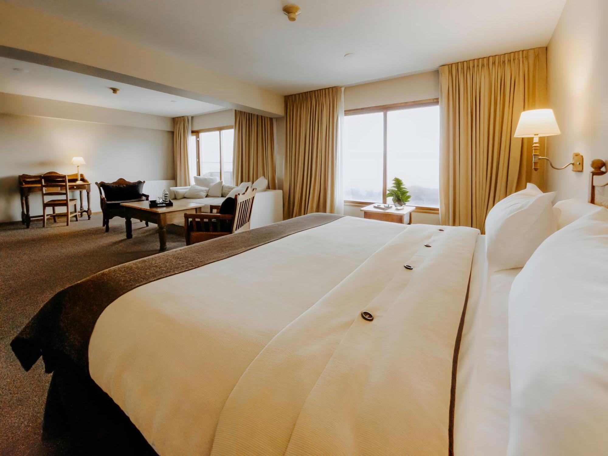 Wyndham Garden Ushuaia Hotel Del Glaciar Exterior photo